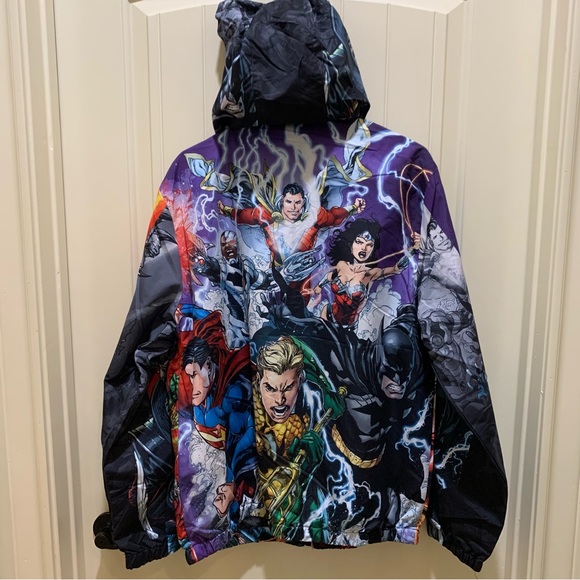 DC Justice League Tango Hotel hooded 'Villians & Heroes' Windbreaker Jacket - Picture 5 of 15